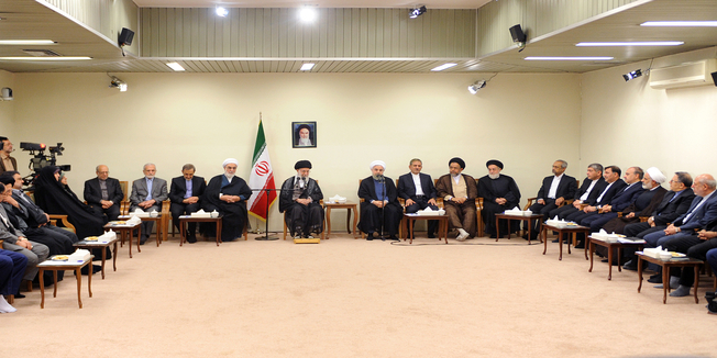 رهبر معظم انقلاب اسلامی در دیدار رئیس‌جمهور و اعضای هیأت دولت تبیین کردند؛